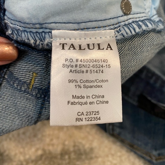 Talula Aritzia High-Waisted Jean Shorts - 26 - Picture 4 of 4